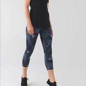 Lululemon wunder under camo Crop leggings